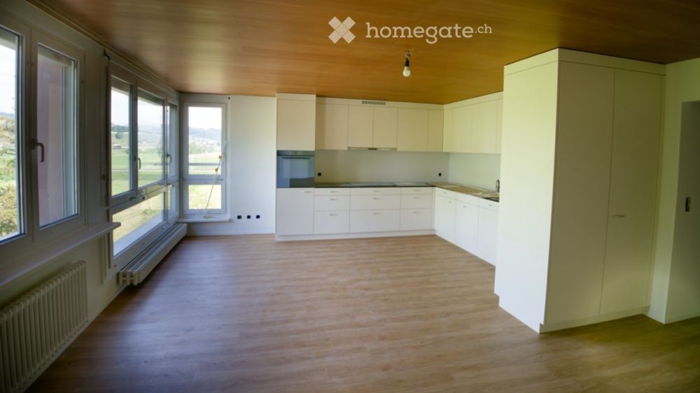 Helle 4.5-Zimmer-Wohnung mit Balkon und schöner Aussicht in Buttikon SZ - Bild 1