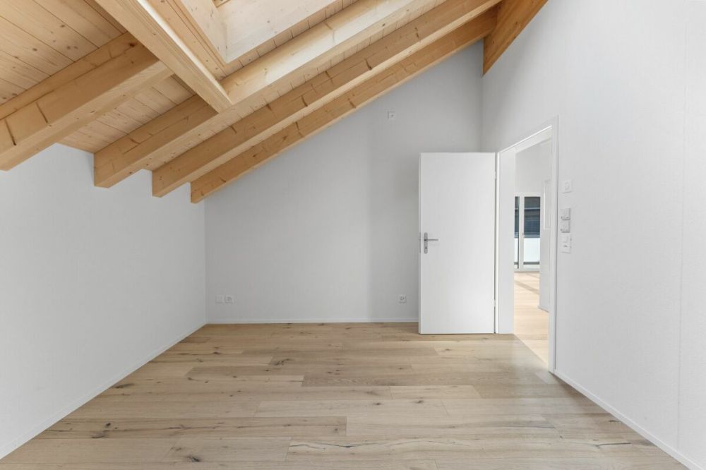 Erstbezug: moderne 3.5-Zimmerwohnung im Dachgeschoss süd - Bild 11