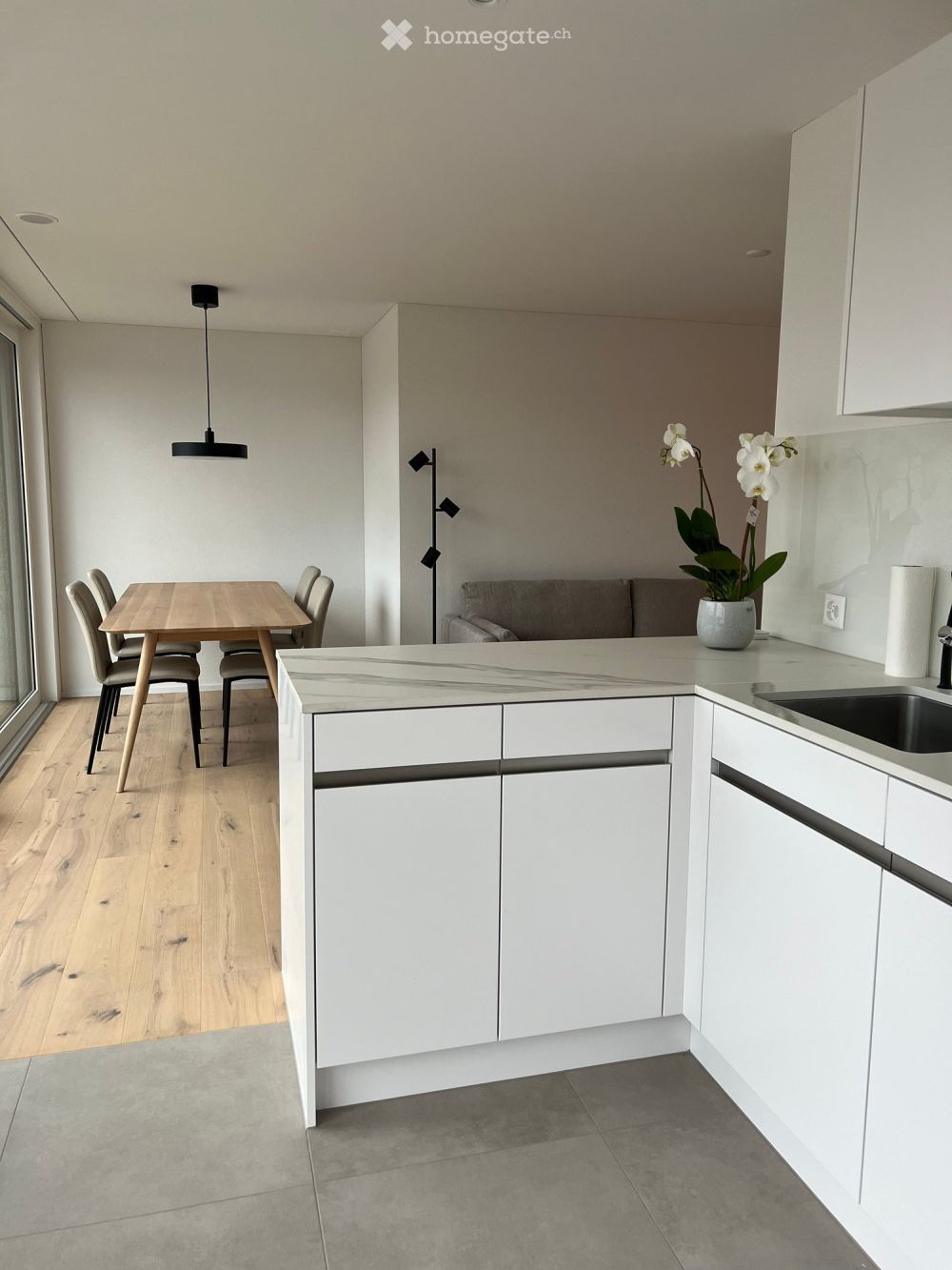 Furnished 3.5-room penthouse with 57 m² of terraces, easy access to Zug and Rotkreuz - Bild 5