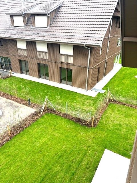 Grosszügige 4.5 Zimmer-Gartenwohnung mit 390m2 idyllischem Garten - Bild 2