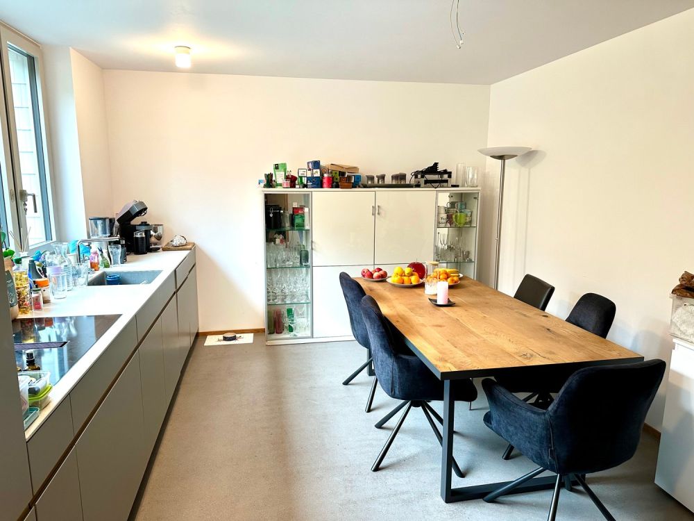 Top-moderne 4.5-Zimmer-Wohnung mit eigenem grossflächigem Garten in Brütten - Bild 6