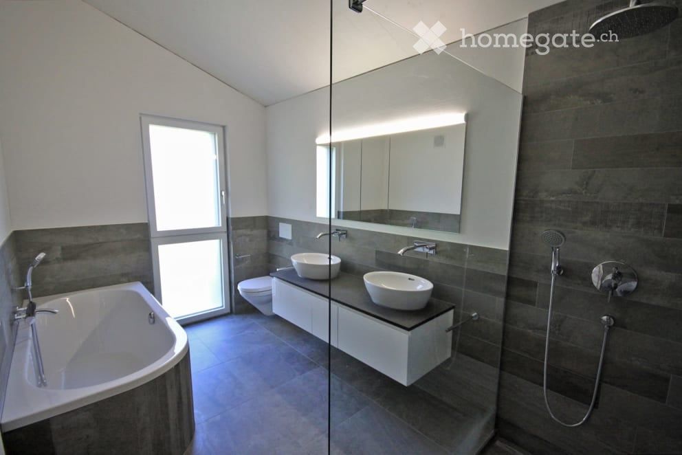 Luxuriöse 3,5 Zimmer Attika-Wohnung in 3-Familienhaus an sonniger Südhanglage - Bad Eltern