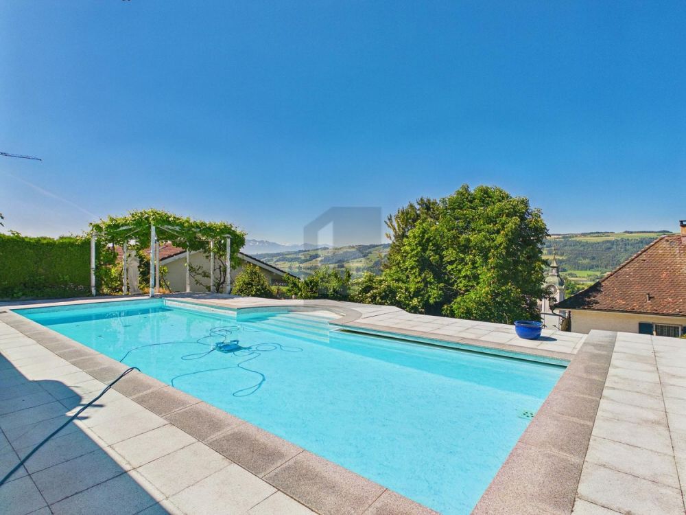 AN BESTER LAGE MIT POOL UND PANORAMASICHT! - Bild 1