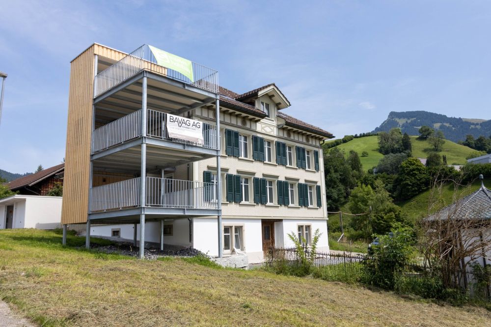 Moderne 3.5-Zimmer-Dachwohnung an ruhiger Lage in Nesslau - Bild 2