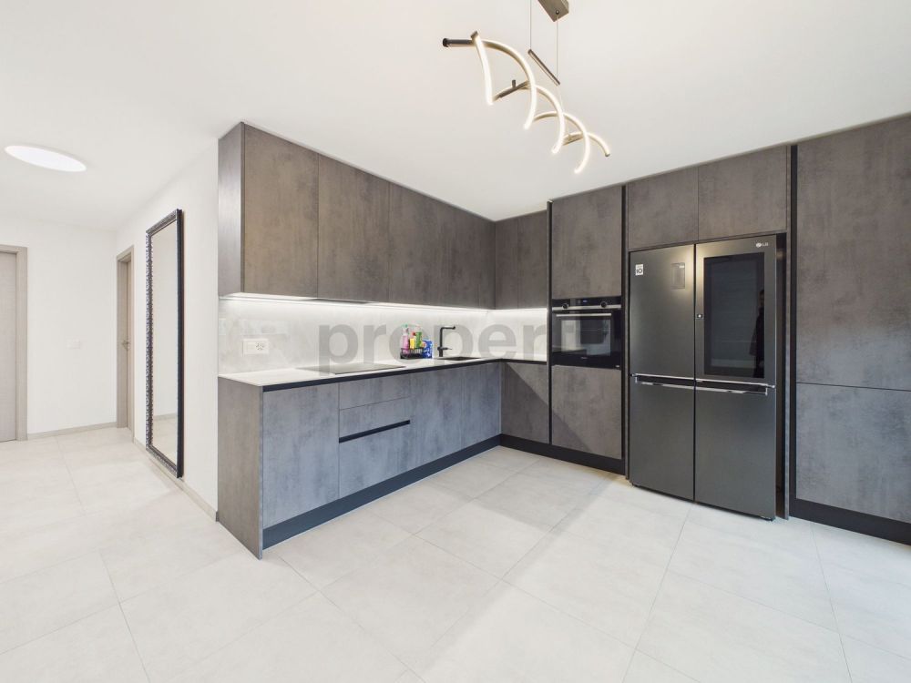 Moderne 3.5 pièces  appartement élégant meublé avec ascenseur, Sierre - Image 3