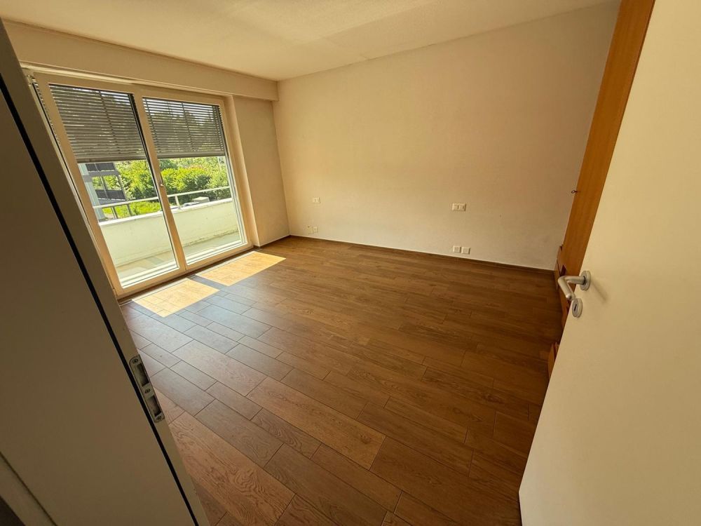 5.5-Zimmer-Wohnung (befristet) zu vermieten - Schlafzimmer