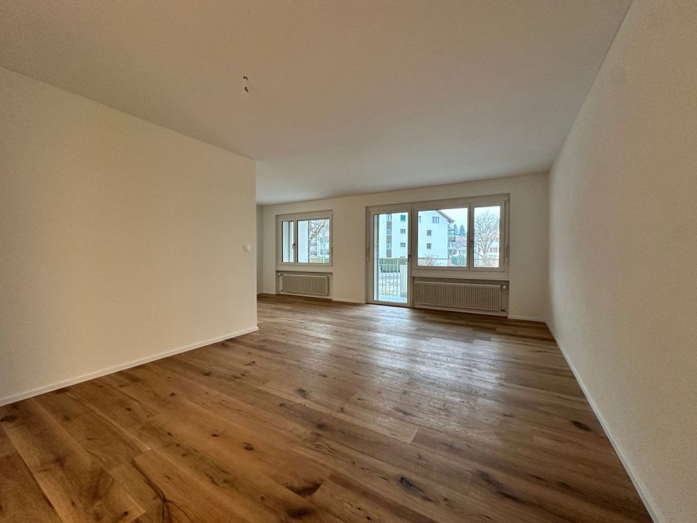 Neuwertige moderne 3.5-Zimmer-Wohnung mit eigenem Waschturm - Bild 4