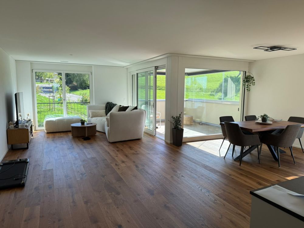 Moderne 3.5-Zimmer-Wohnung mit viel Licht und grosszügigem Balkon - Bild 1