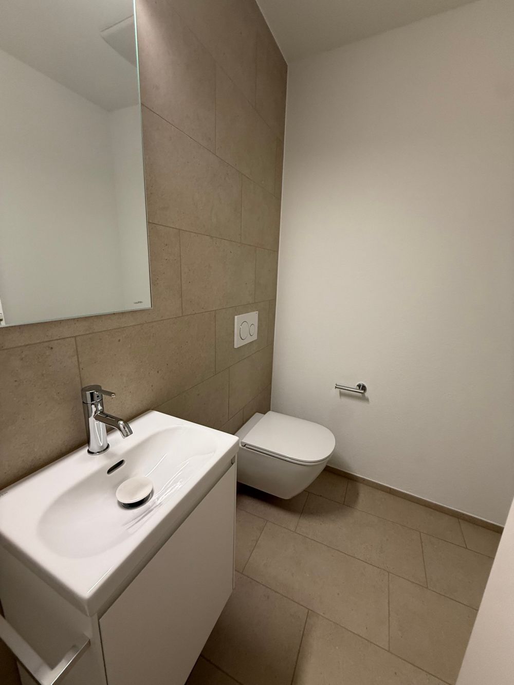 Moderne 4.5-Zimmer-Maisonettewohnung in ruhiger Lage in Blauen - Bild 12