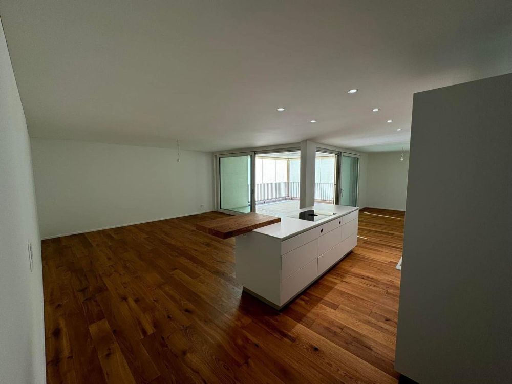 Moderne 3.5-Zimmer-Wohnung mit Balkon in Binningen - Bild 2