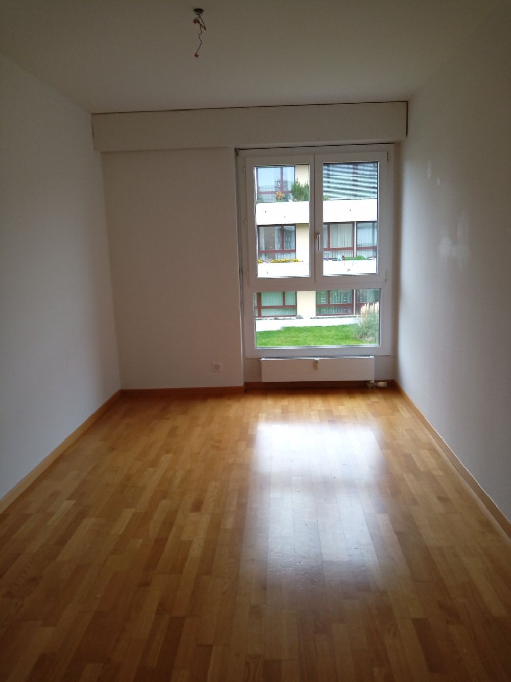 Moderne Erdgeschosswohnung mit grosser Terrasse - Bild 4