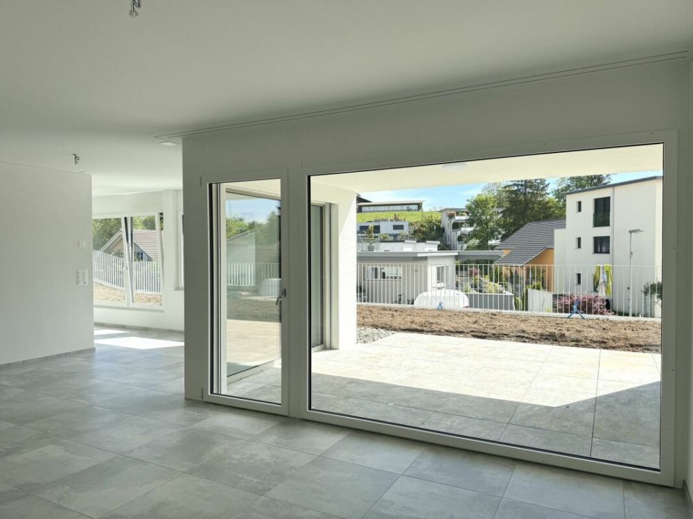GROSSZÜGIGE PARTERREWOHNUNG MIT GEDECKTEM SITZPLATZ - Bild 4
