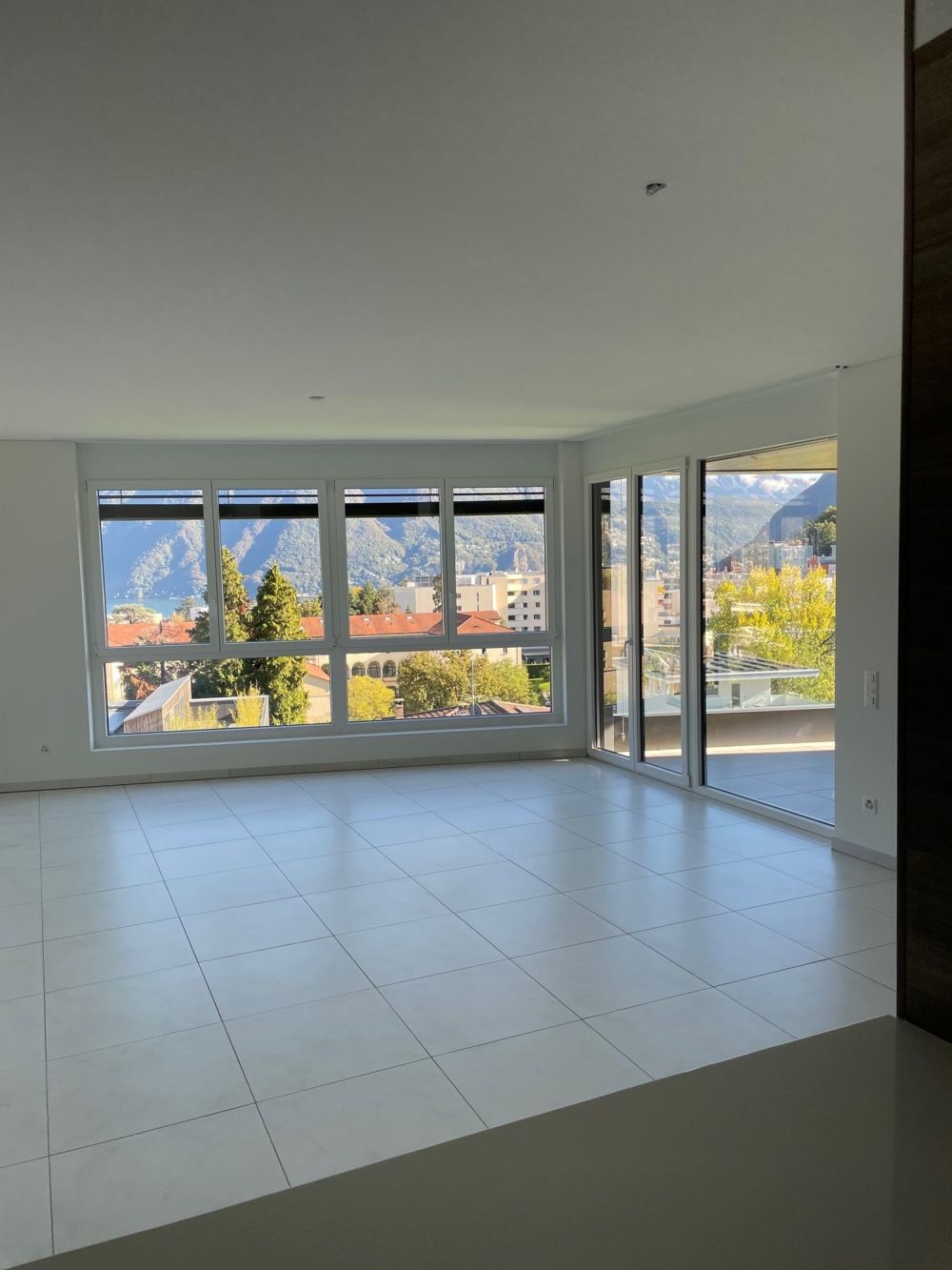 RESIDENZA SANROCCO A LUGANO - AFFITTASI 3.5 locali con vista lago - Bild 9