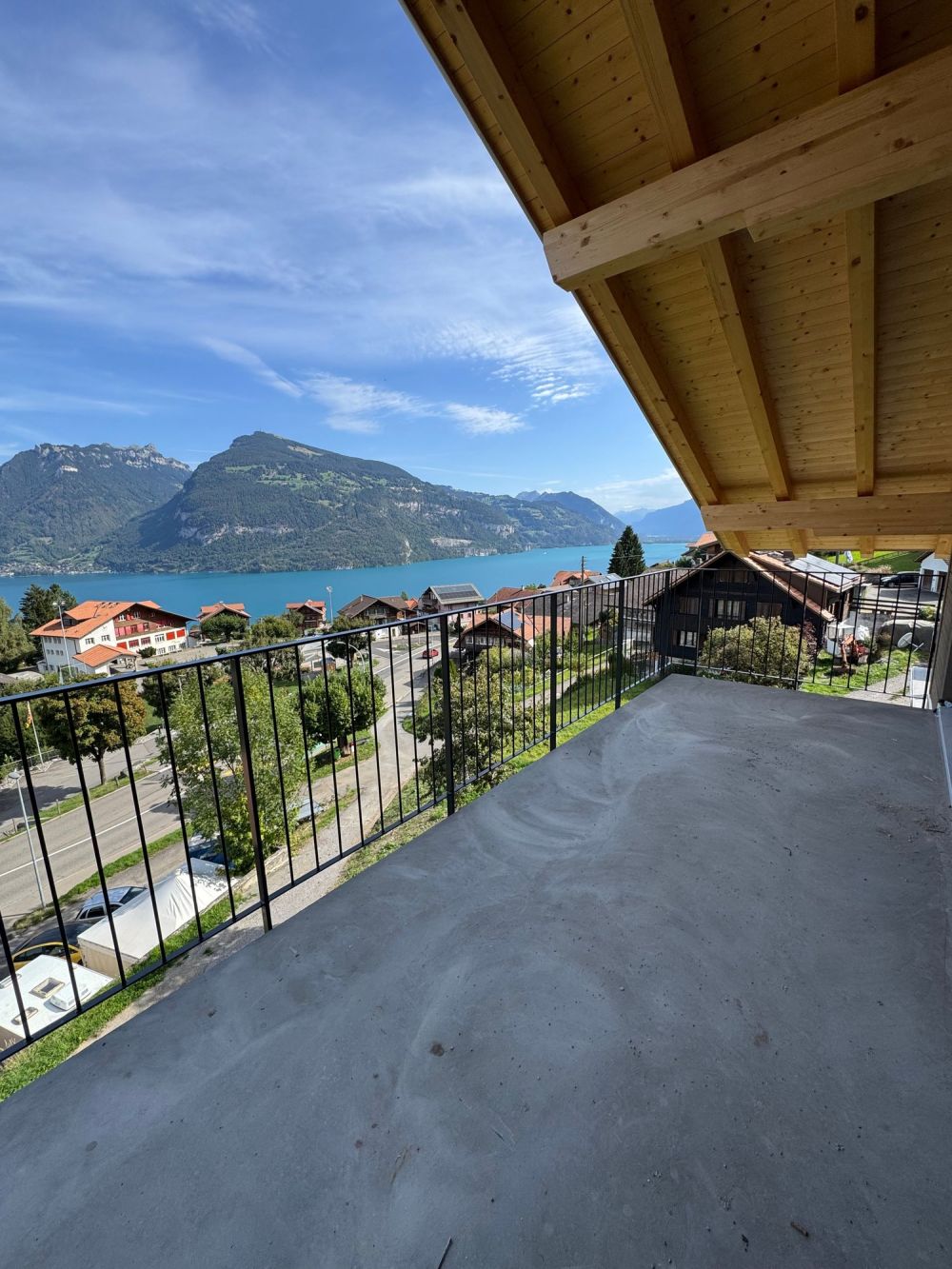 Attraktive Dachwohnung, Grosszügiger Balkon mit Seesicht, Erstbezug im Neubau mit vier Einheiten - Image 4