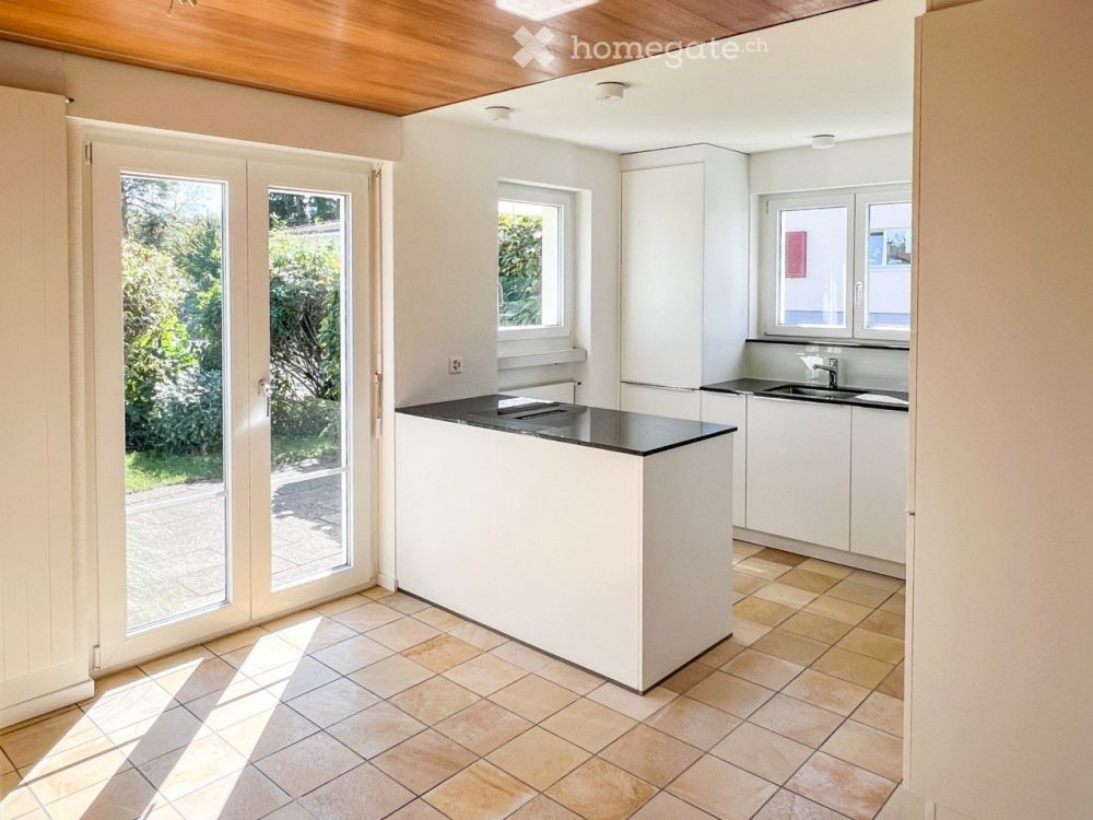 Freistehendes Einfamilienhaus mit Terrasse und Garten in Riniken - Bild 2