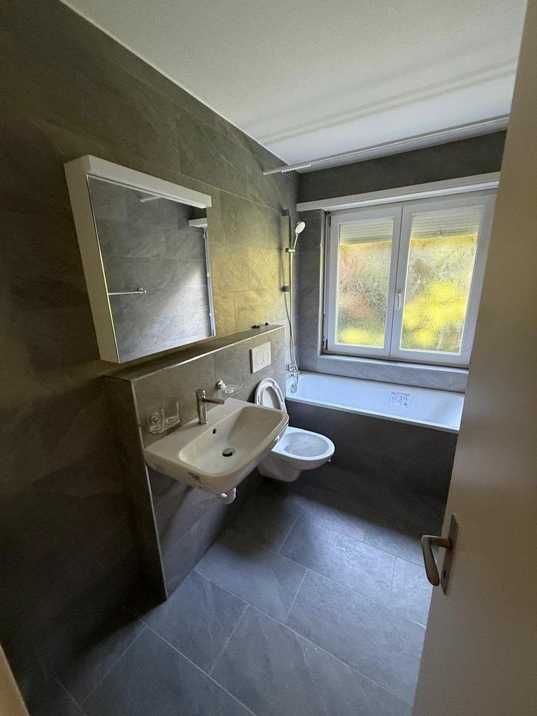 Charmante 3-Zimmer-Wohnung mit grossem Balkon und Blick ins Grüne - b418753b-7882-4391-8b81-d8b1b248a15f.JPG