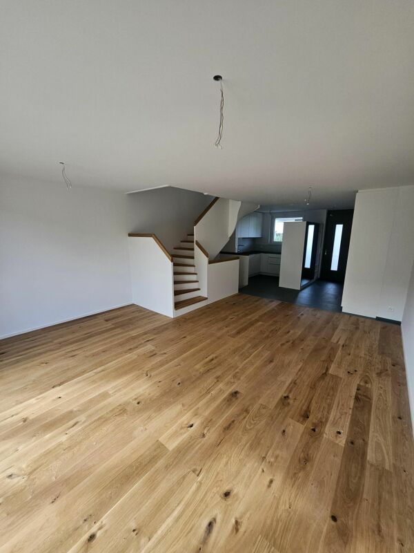 Modernes 5.5-Zimmer-Reihenhaus mit Garten in Ettingen - Erstbezug - Bild 3