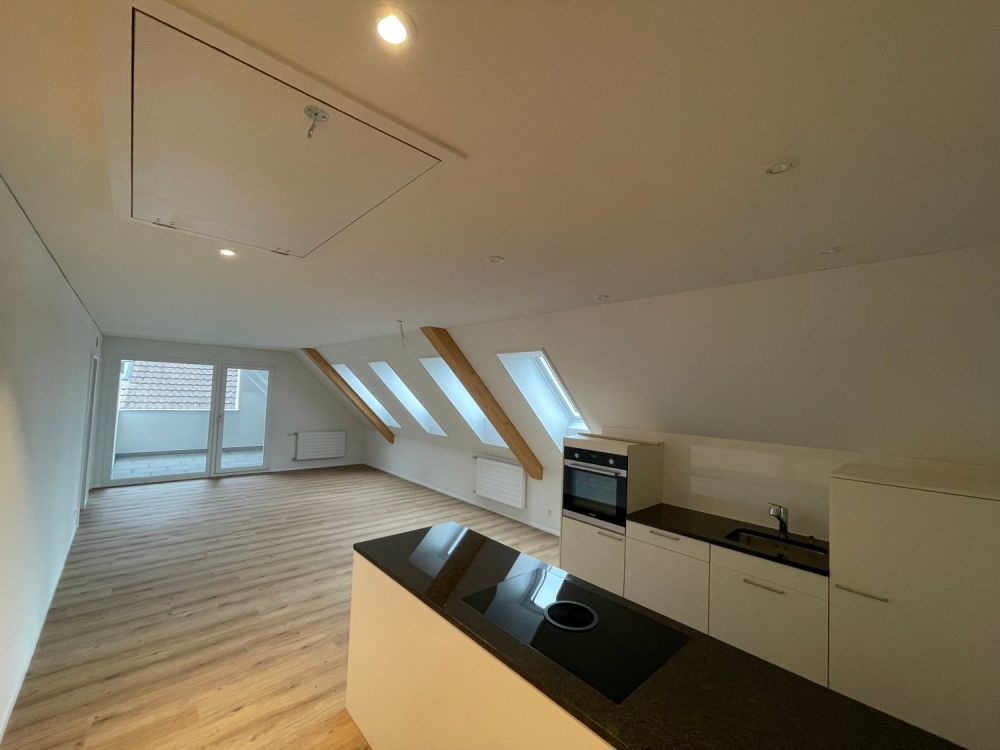 Moderne 3.5 Zimmerwohnung mit Balkon - Bild 1