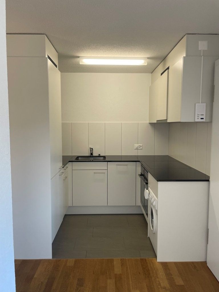 Ihre neue Wohnung mit Aussicht auf das Rheinfallbecken! - Kueche.jpg