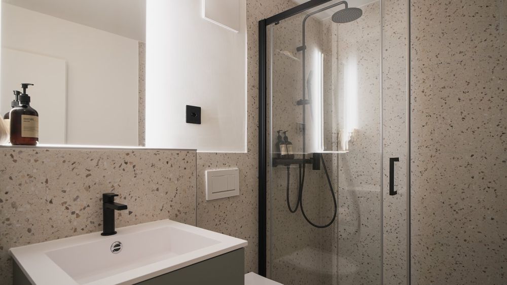 Stylish Pop-room in Schaffhausen - no kitchen - Bild 2