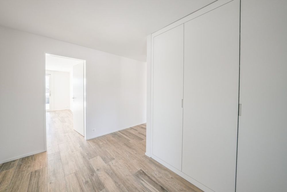 Atemberaubende Attikawohnung (Terrasse 201 m2) - Eingang mit Einbauschrank