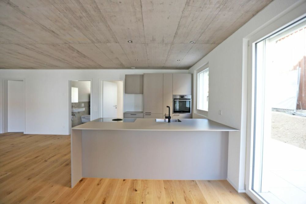 Neubau 3.5-Zimmerwohnung mit Sitzplatz! - Bild 2