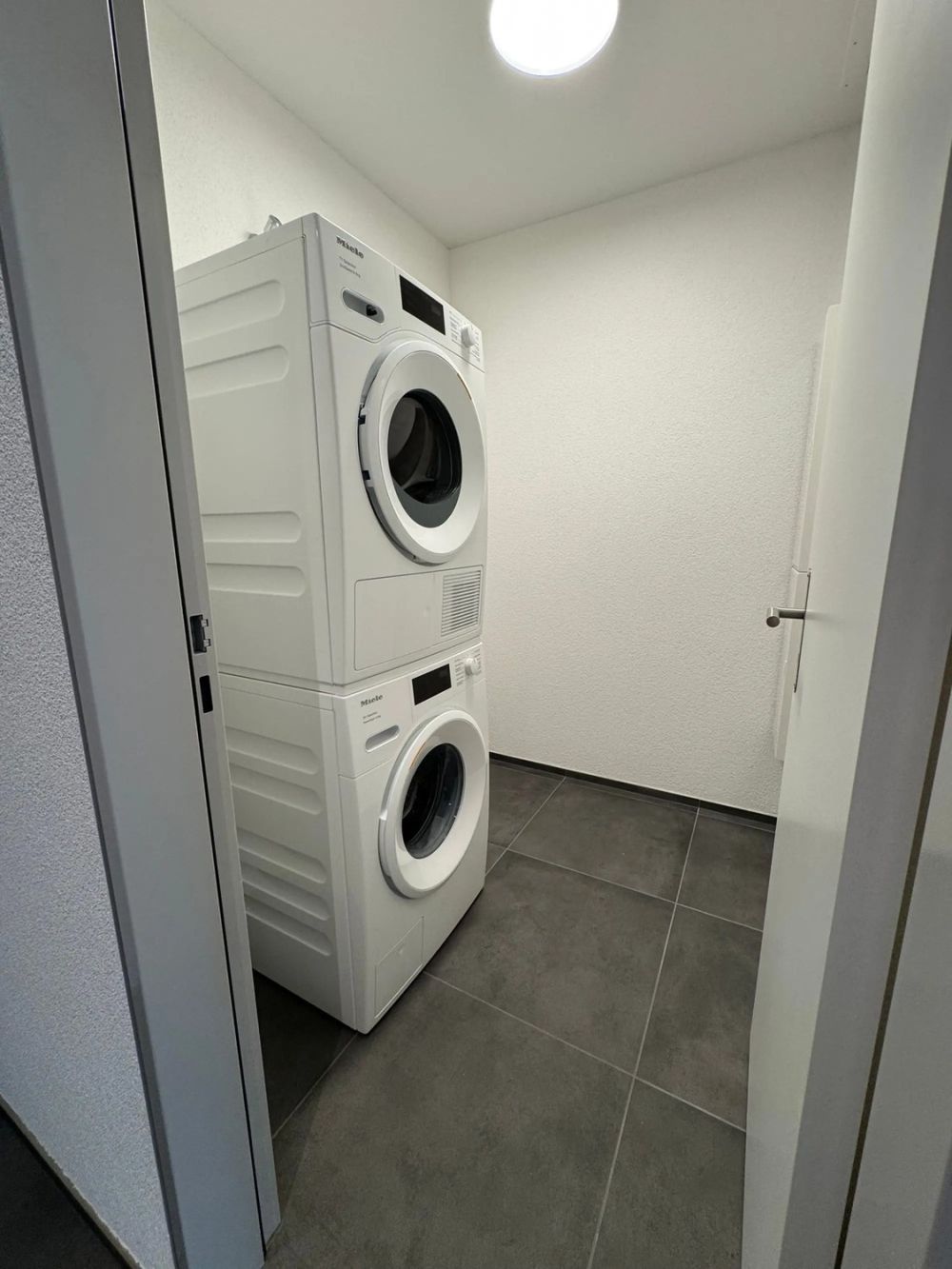 2 1/2 Zimmerwohnung im Eigentumsstandard - Bild 8