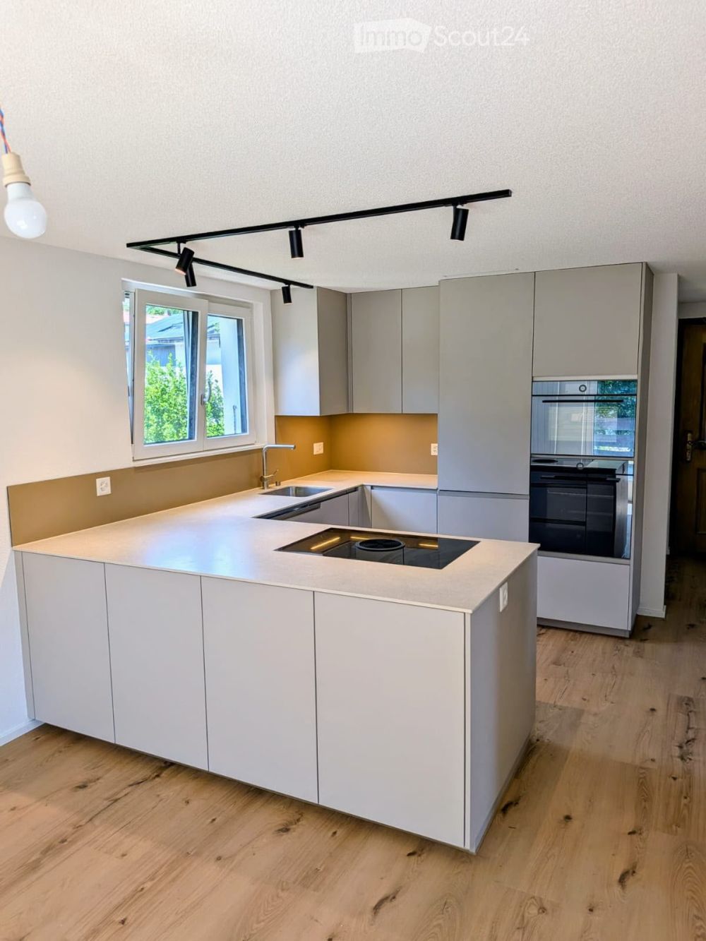 Erstvermietung nach Totalsanierung – modernes Familienhaus mit hochwertigem Ausbau - Bild 1