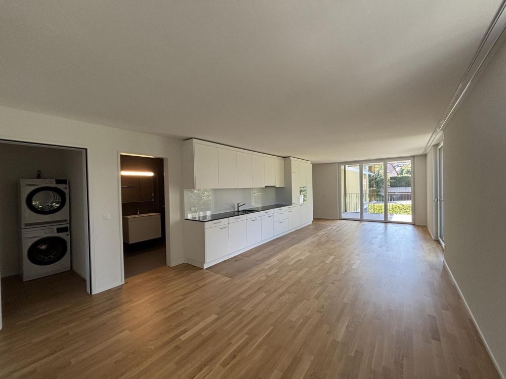 Helle 3.5-Zimmerwohnung mit Kita im Haus – zentral in Dielsdorf, ab sofort beziehbar - Bild 1
