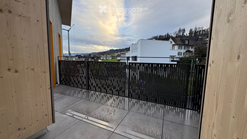 Moderne 3.5-Zimmer-Dachwohnung in Oberrieden mit Balkon und Garage - Bild 3