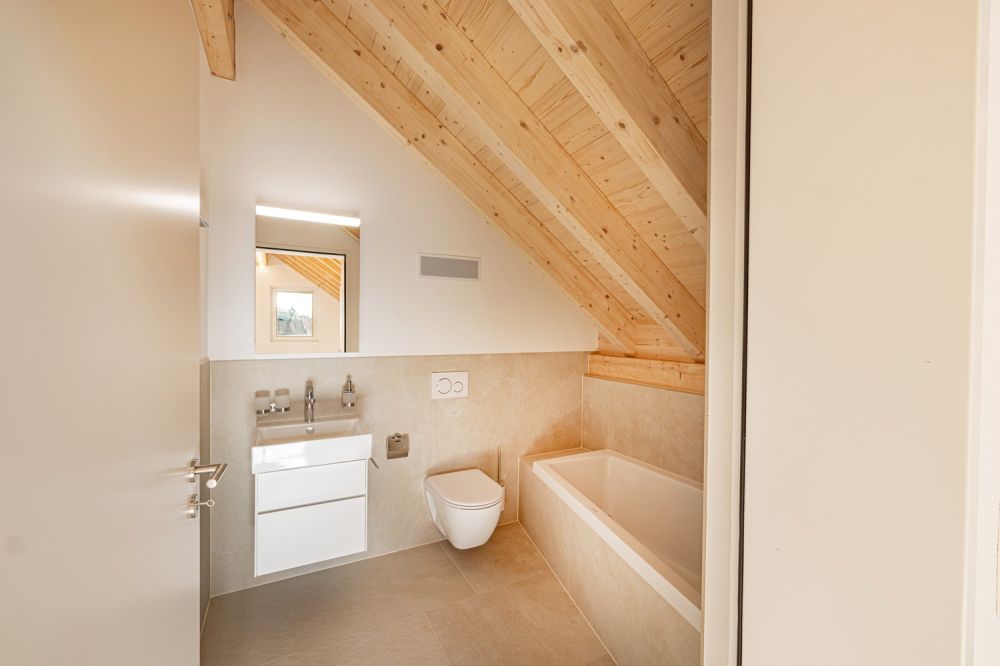 Modernes Wohnen mit Bündner Lebensqualität  Exklusive 5.5-Zimmer-Wohnung in Domat/Ems - Bild 9