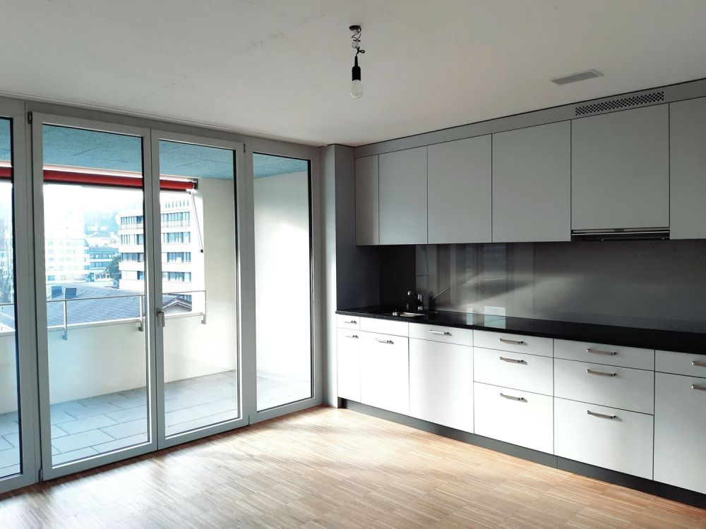 3.5-Zimmer Wohnung direkt am Bahnhof Schlieren - 1_ KÜCHE.jpg