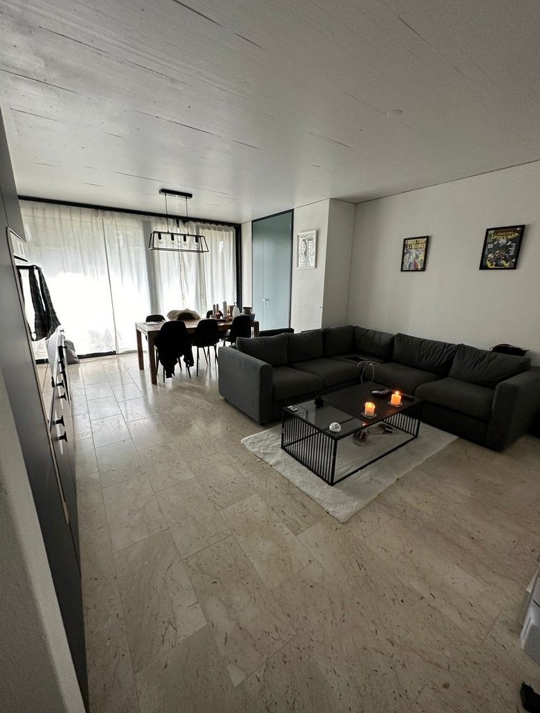 Moderne 3.5-Zimmer-Neubauwohnung - Nähe Flughafen Kloten - Wohnzimmer