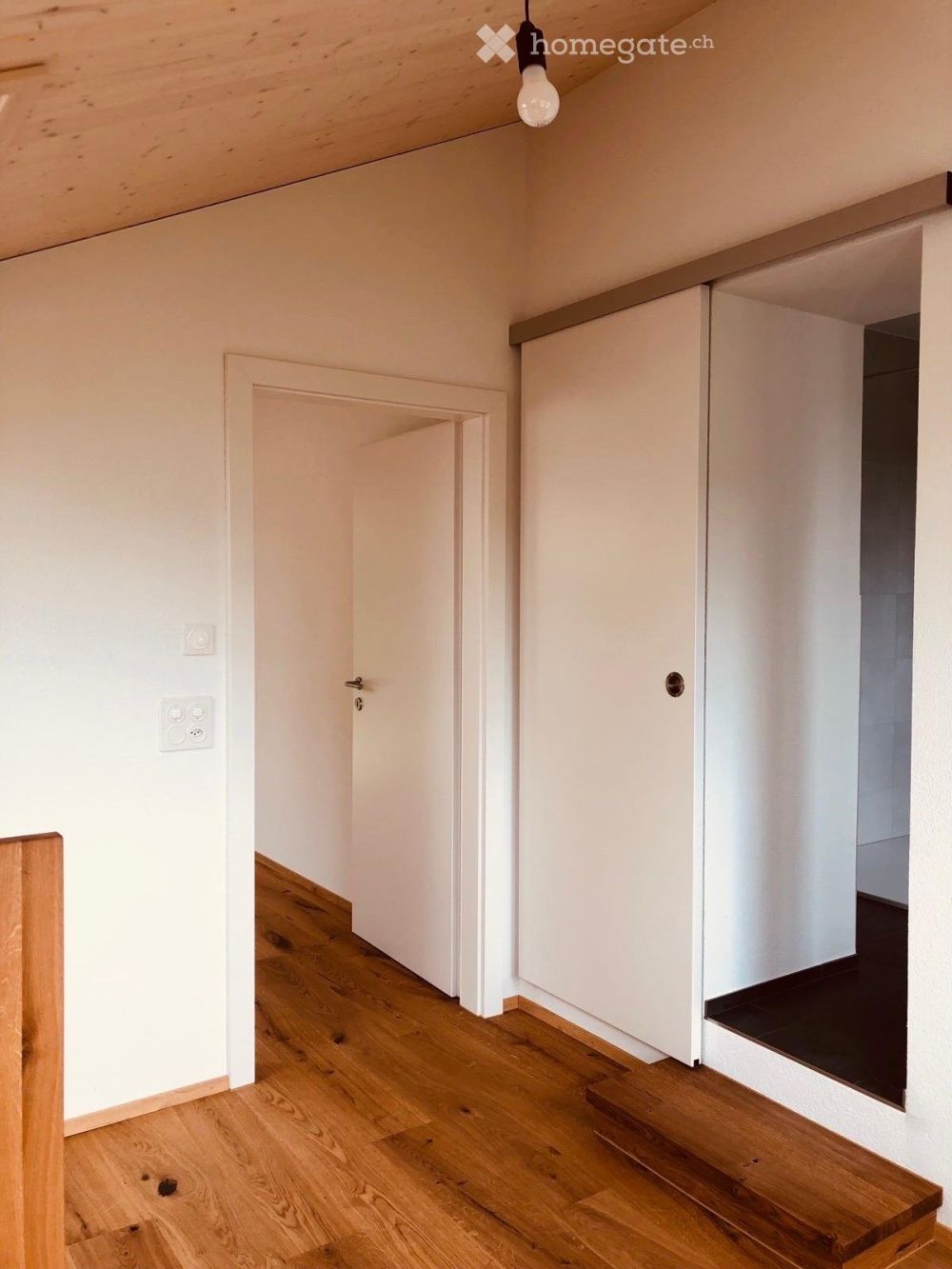 Maisonette Wohnung mit Aussicht und grosszügigem Umschwung - Erstvermietung - Bild 10