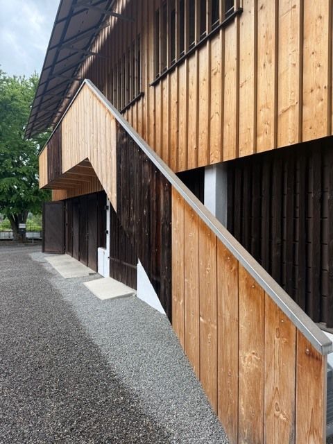 Charmante 2-Zimmer-Dachwohnung mit viel Cachet im historischen Hof des Schlössli Rubigen - Bild 9