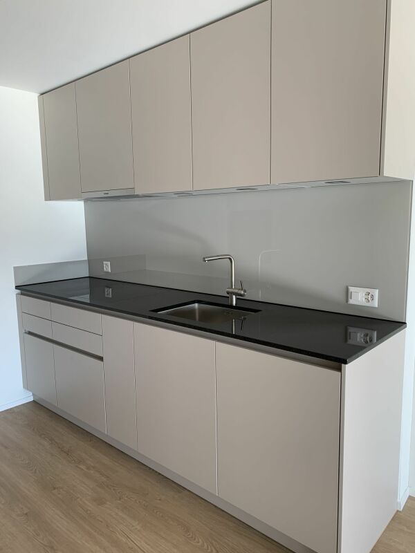 Neuwertige, moderne 2.5-Zimmer-Wohnung in der Überbauung SONNENBÜEL in Eschenbach - Bild 2