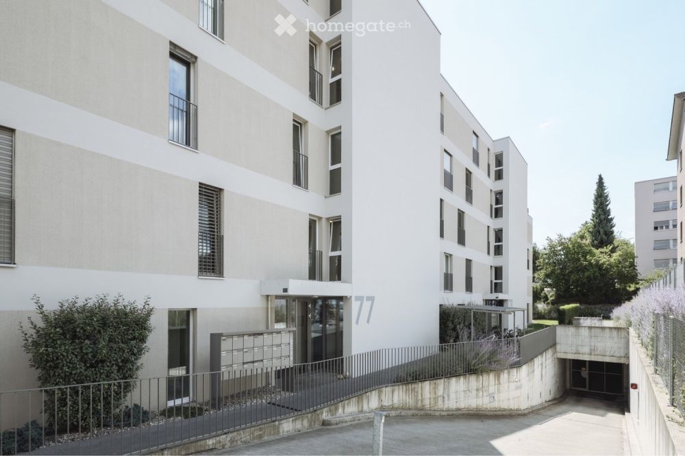 Schöne Neubau 2 1/2 Zimmer Wohnung in Grenchen mit Balkon - Bild 1