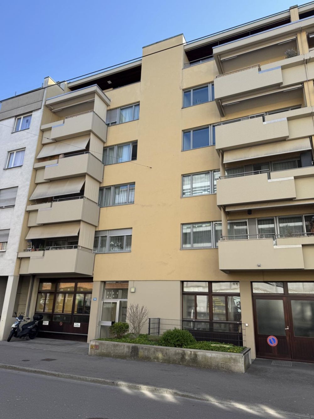 Erstvermietung: Frisch renovierte 6.5-Zimmer-Maisonettewohnung mit zwei Terrassen - Bild 1