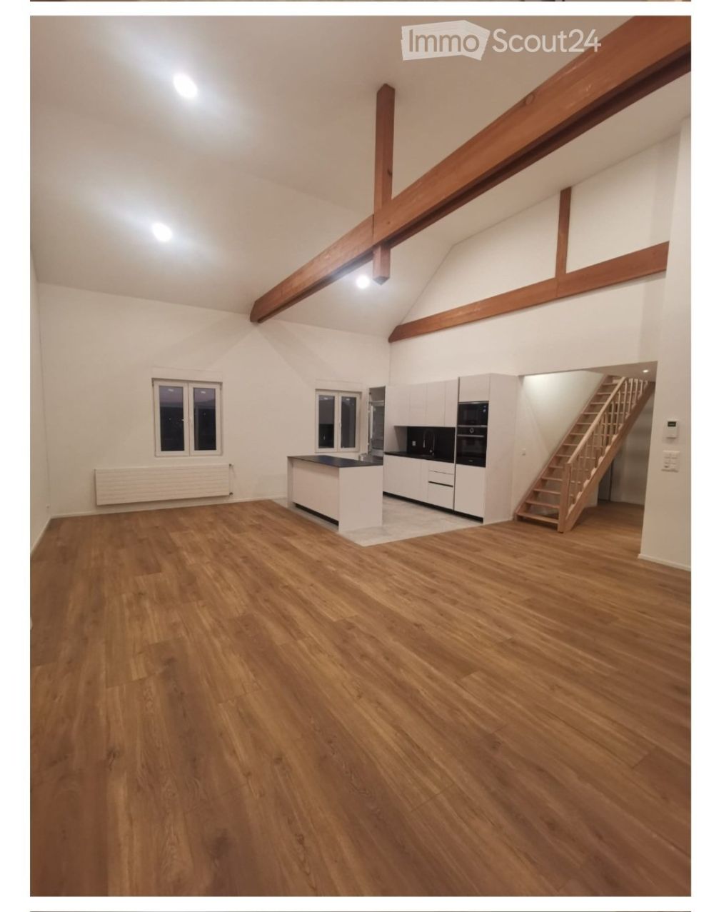 Geräumige 6-Zimmer-Wohnung mit Balkon und schöner Aussicht in Wynau - Bild 2