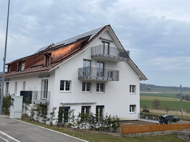 moderne 1.5-Zimmer-Wohnung mit Wintergarten in Sünikon zu vermieten - Ansicht Aussen