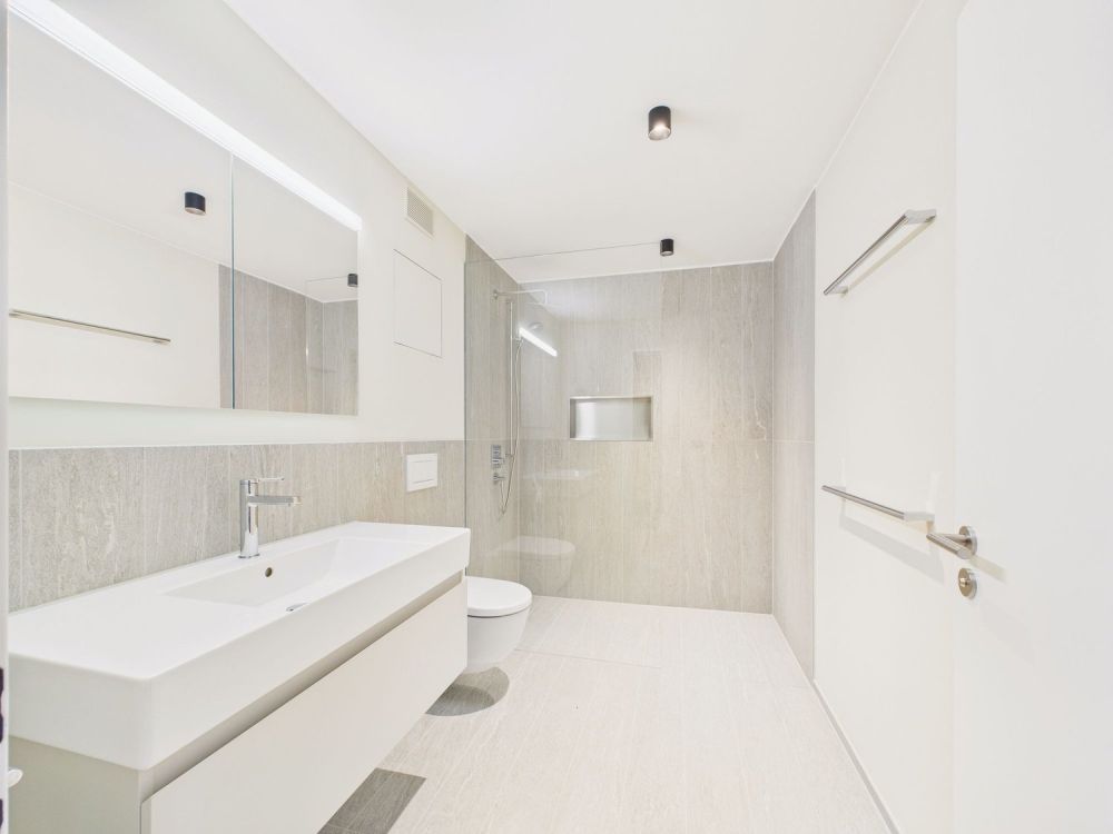 Moderne 3.5-Zimmer Wohnung mit Balkon in Chur - Image 7