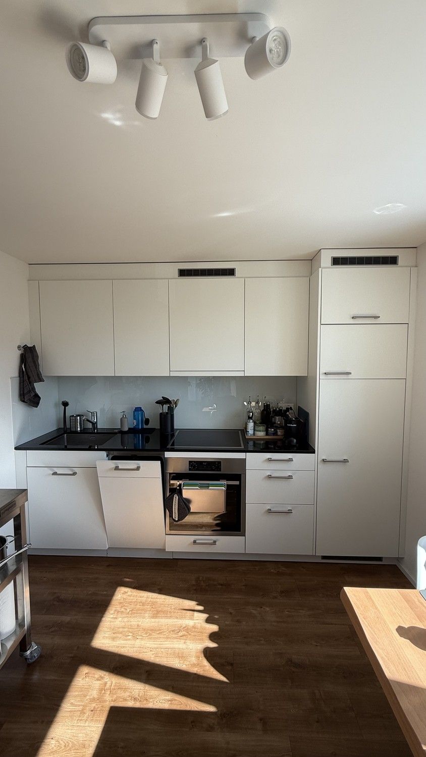 Moderne 2.5-Zimmer-Wohnung (57 m²) mit Balkon und ruhiger Lage, 10 Min. zu Oerlikon - Bild 3