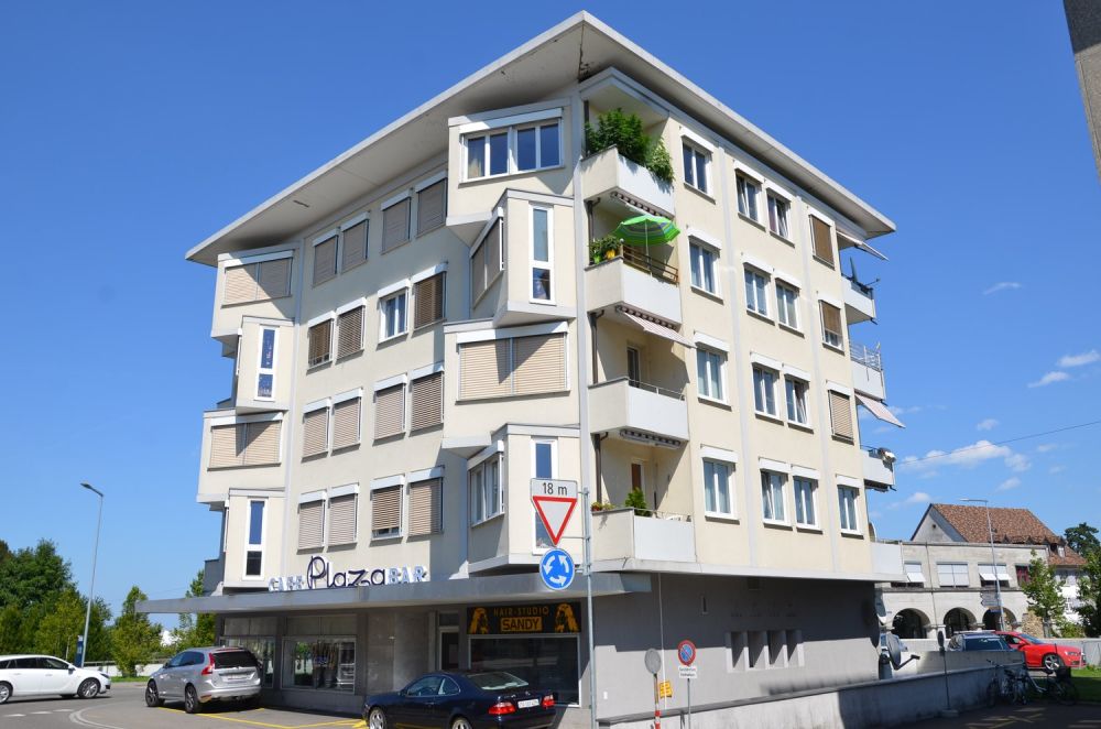 ERSTVERMIETUNG NACH SANIERUNG | 3.5-Zimmer-Wohnung an zentraler Lage - Ansicht Mehrfamilienhaus
