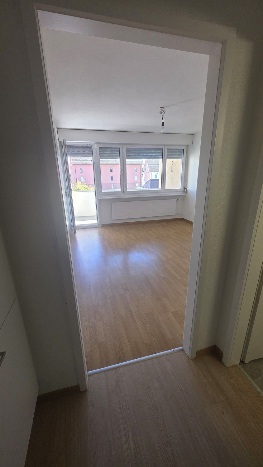 RenovieERSTVERMIETUNG NACH SANIERUNG: MODERNE 4.5-ZIMMERWOHNUNGEN!rte Wohnung in Brüttisellen - Bild 6