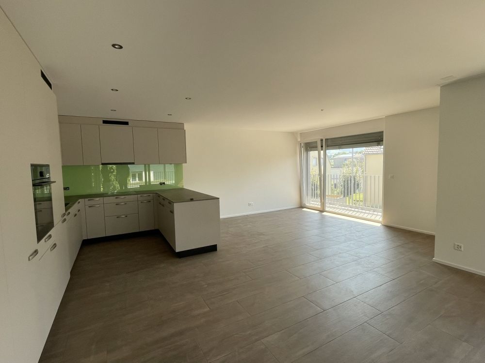 2.5 Zimmer Erstvermietung in Mörschwil - Küche/Essen/Balkon