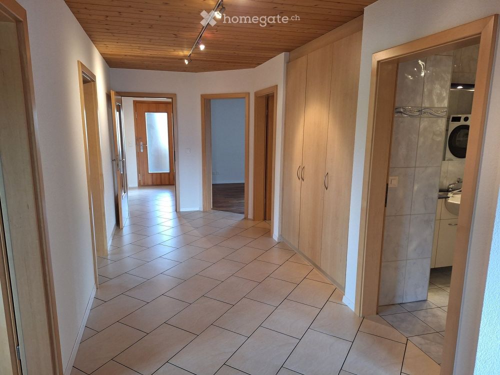 Grosszügige 5.5 Zimmer Wohnung - Bild 2