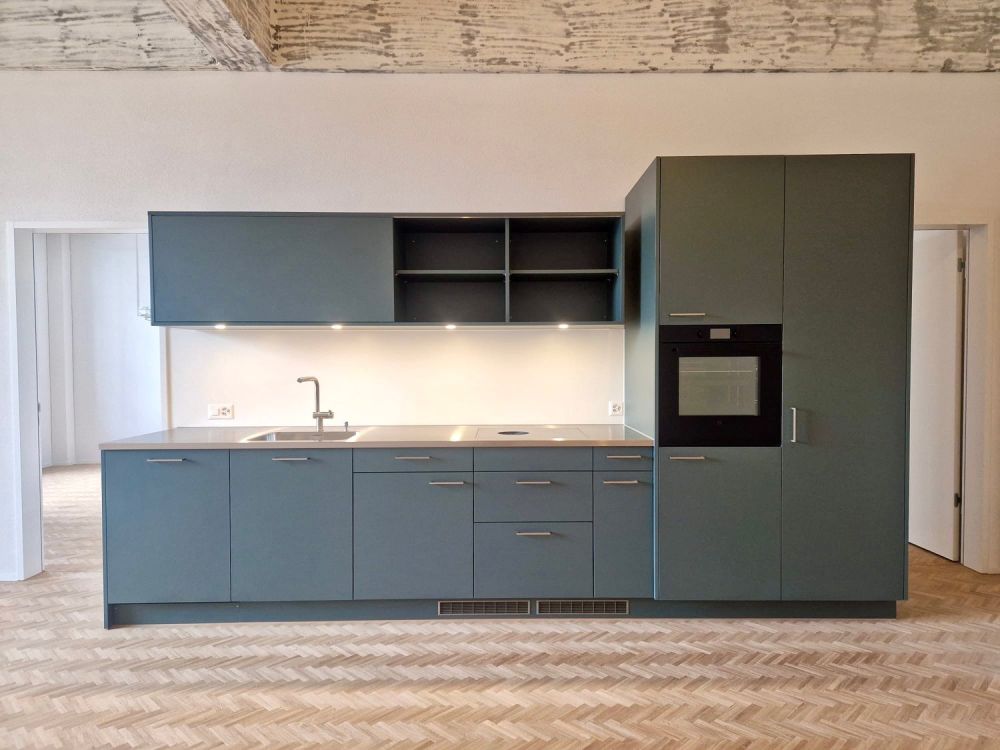 Modernes 3-Zimmer-Loft mit Industriecharme und freistehender Badewanne - Bild 4