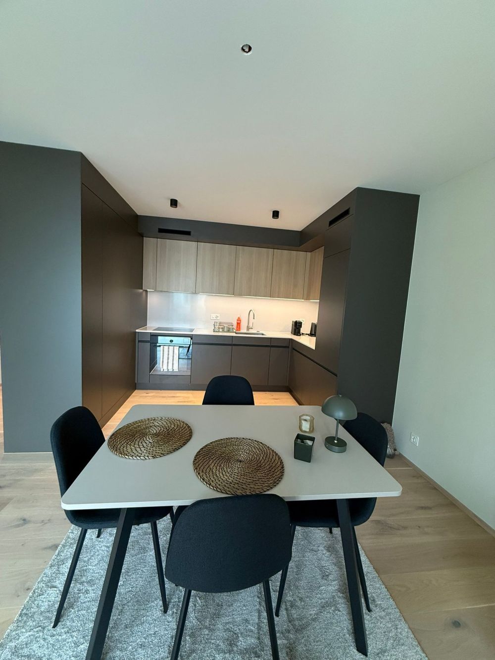 Moderne 2.5-Zimmer-Wohnung mit Balkon, Chur - Image 3