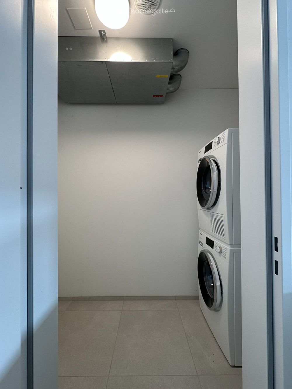 Newly built exclusive 2.5-Room Apartment with Panoramic Lake View & Private Lake Access – Oberägeri - Bild 11