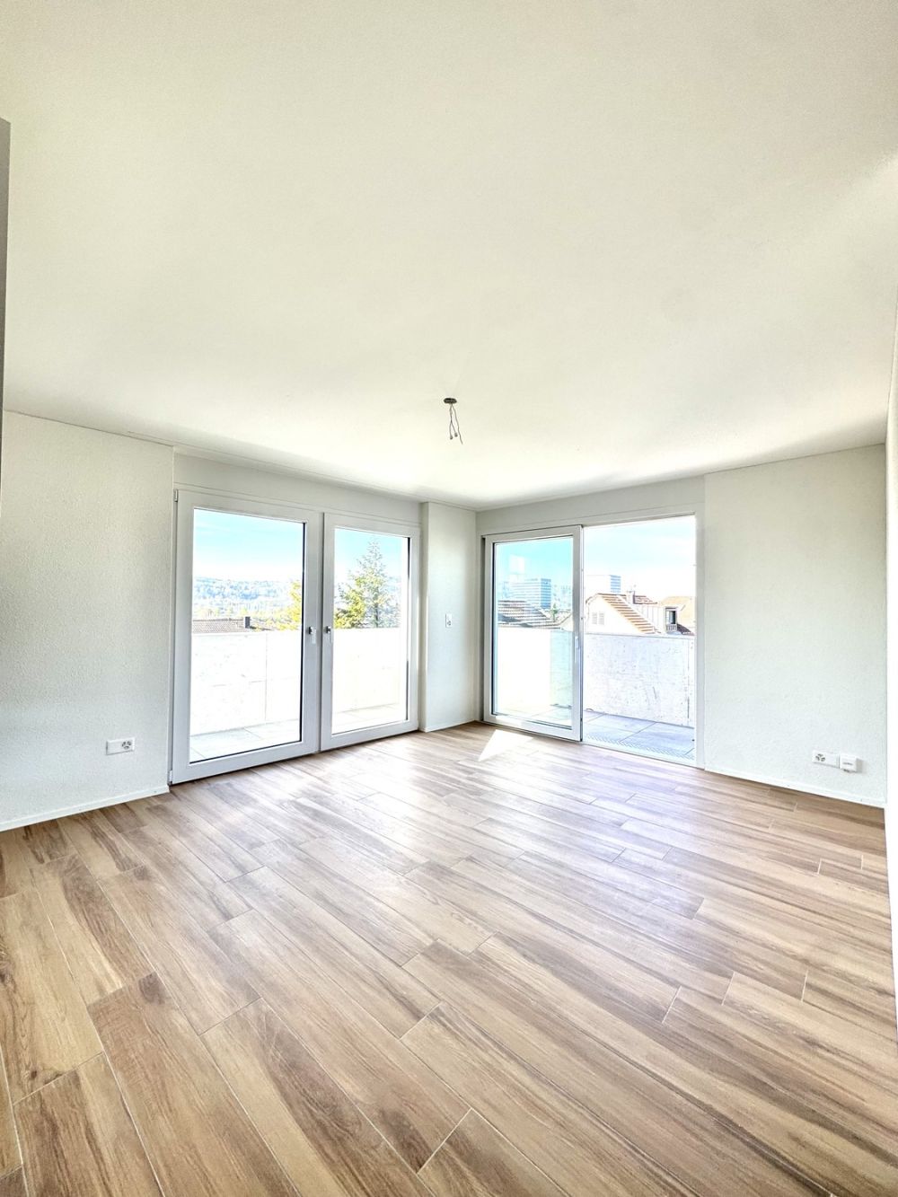 Helle 2.5-Zimmer-Neubauwohnung mit sonnigem Balkon in Wallisellen - Bild 1